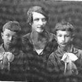 Жена Л.Н. Писарева с сыновьями